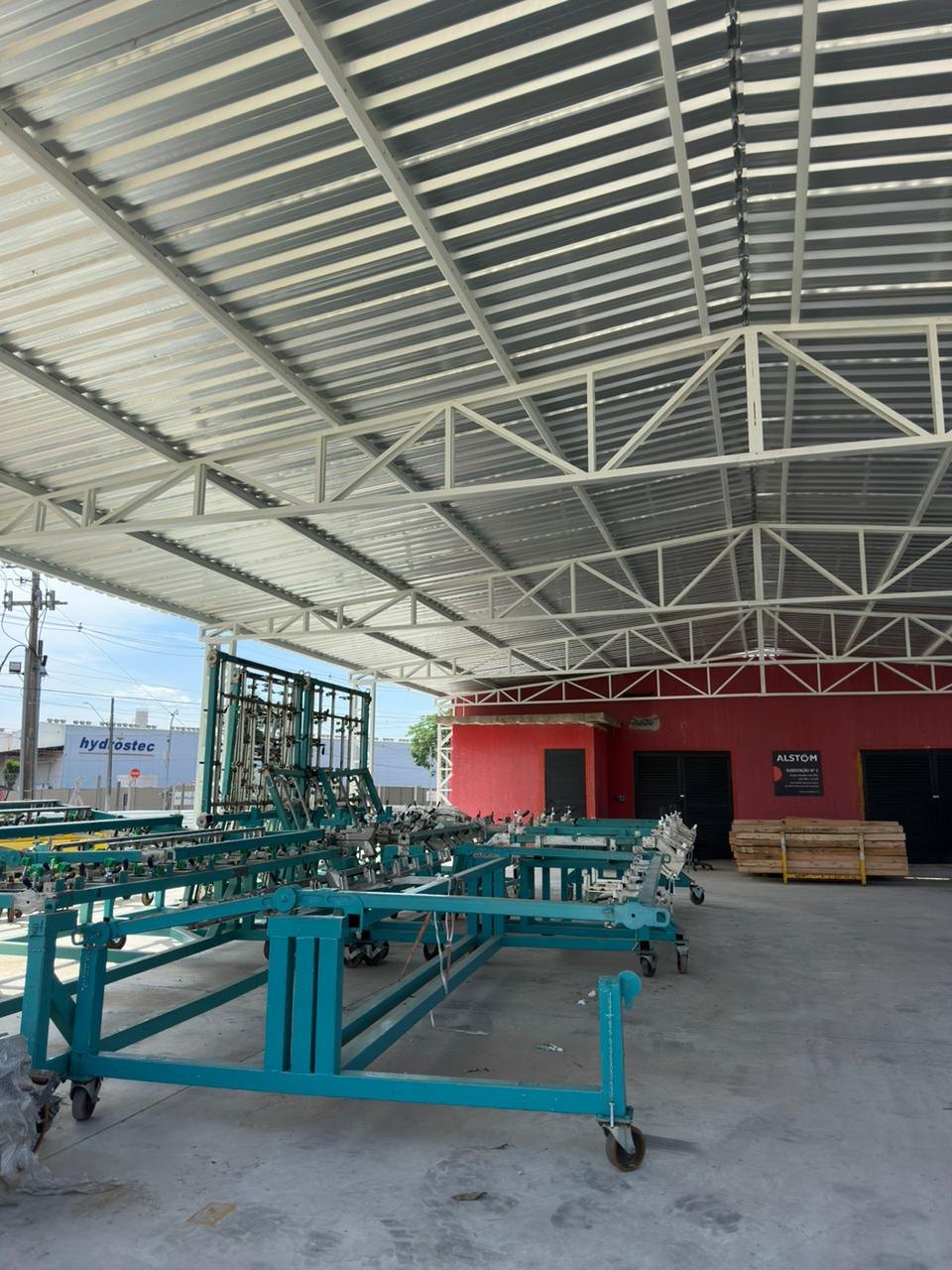 Galpão industrial com cobertura Galvalume — Alstom, executado pela FBM Dourado